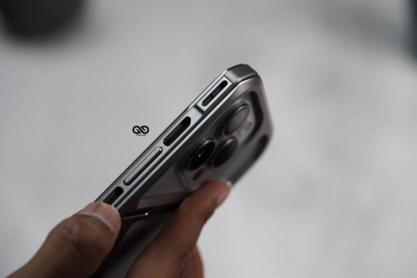 Titanium Shield Pro Bumper For iPhone - Image 3